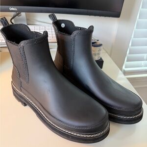 Hunter Black Chelsea Rain Boots